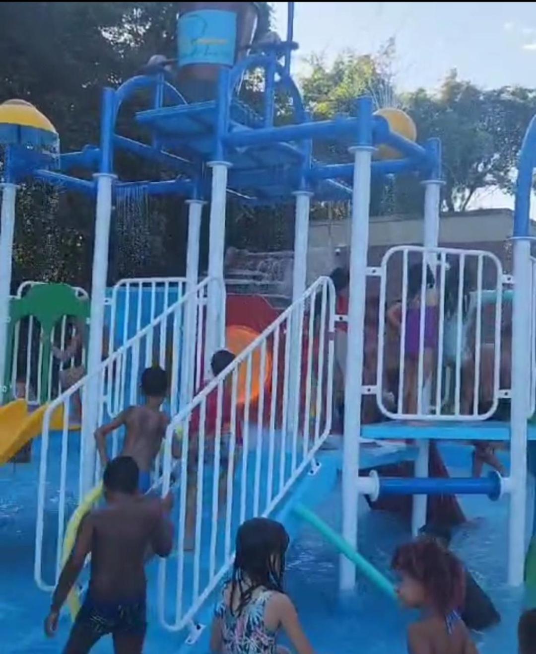 Aldeia Do Lago Caldas Novas Lindo Apt Com Cozinha Mobilia Nova Pode Levar Bebidas Na Area Das Piscinas ภายนอก รูปภาพ
